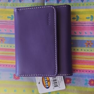 Fossil NWT Violet Leather Wallet